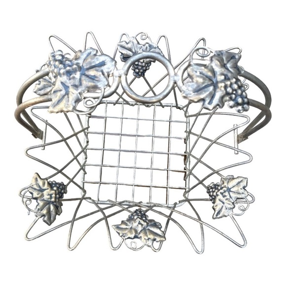 WIRE basket with grapes, collapsible handle, very good condition - Picture 3 of 7